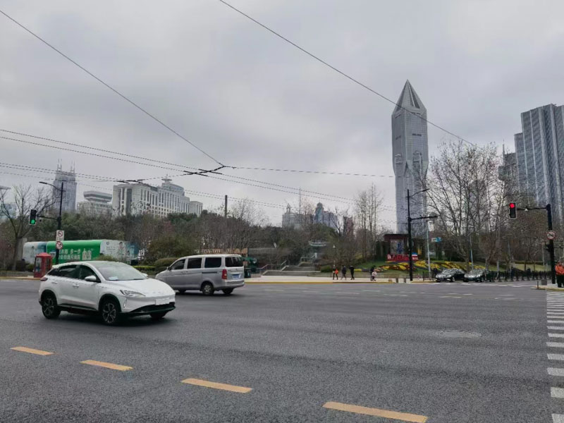利用客戶賬外資金非法借貸的行為如何處理？深圳律師事務(wù)所告訴您